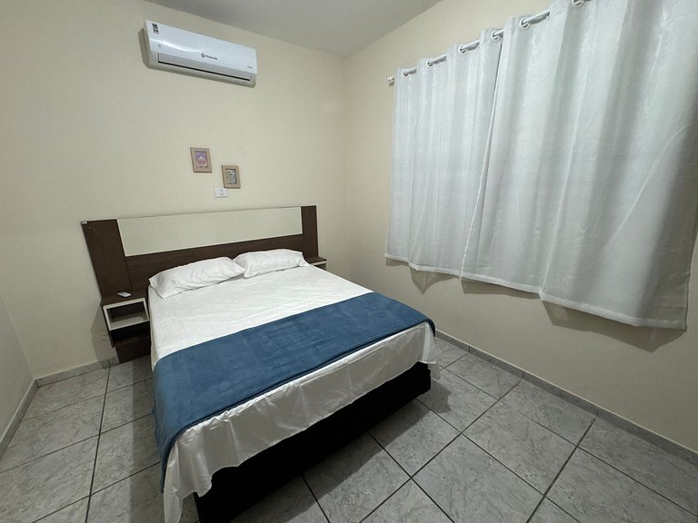 Casa completa + ar e vaga, perto parque Ecológico