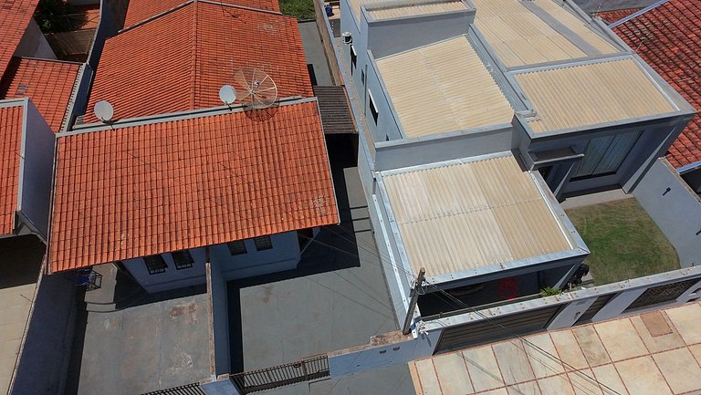 Casa completa + ar e vaga, perto parque Ecológico