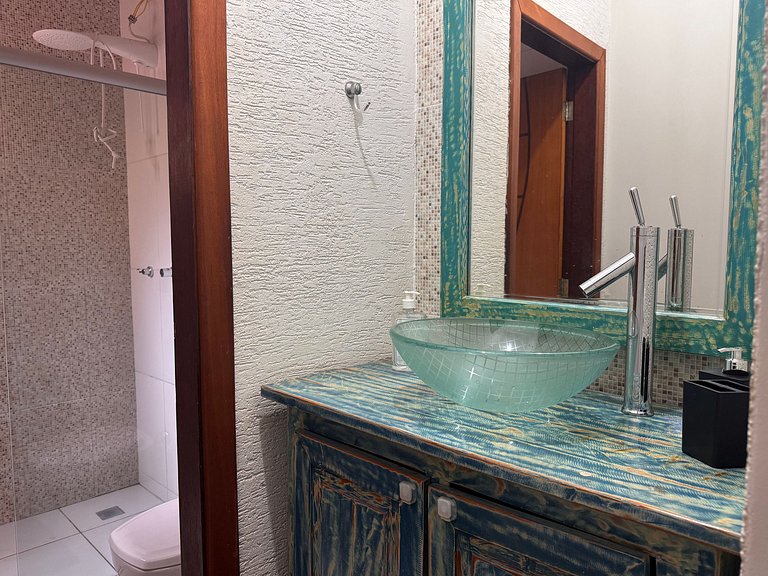 Casa com 2 vagas, ar condicionado perto da Fapi