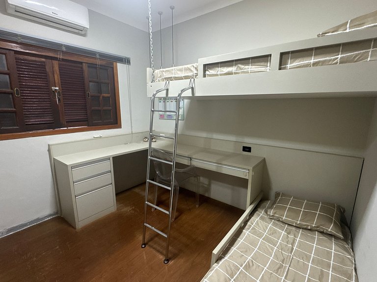 Casa com 2 vagas, ar condicionado perto da Fapi