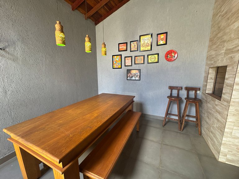 Casa com 2 vagas, ar condicionado perto da Fapi