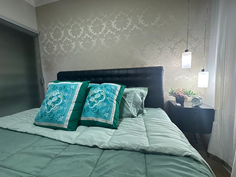 Casa com 2 vagas, ar condicionado perto da Fapi