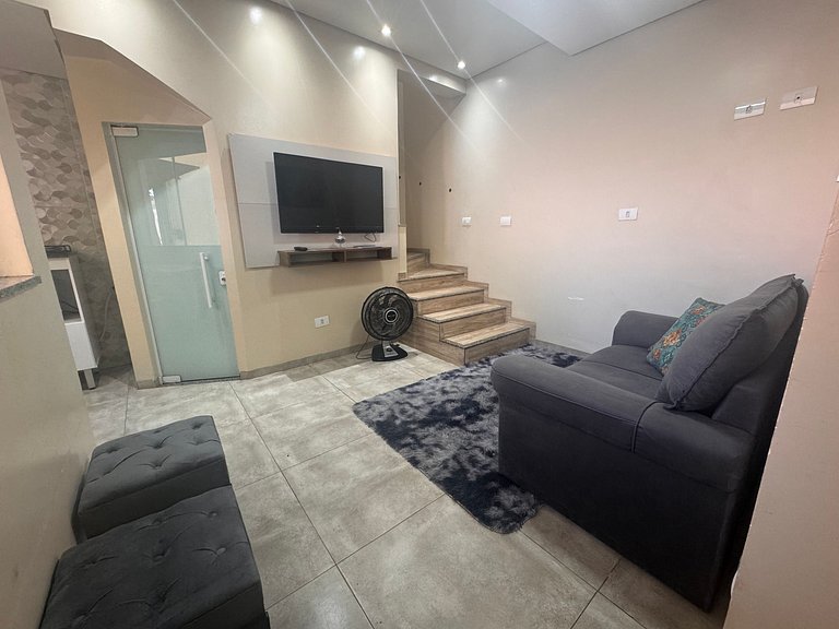 Sobrado com ar e vaga no centro de Ourinhos