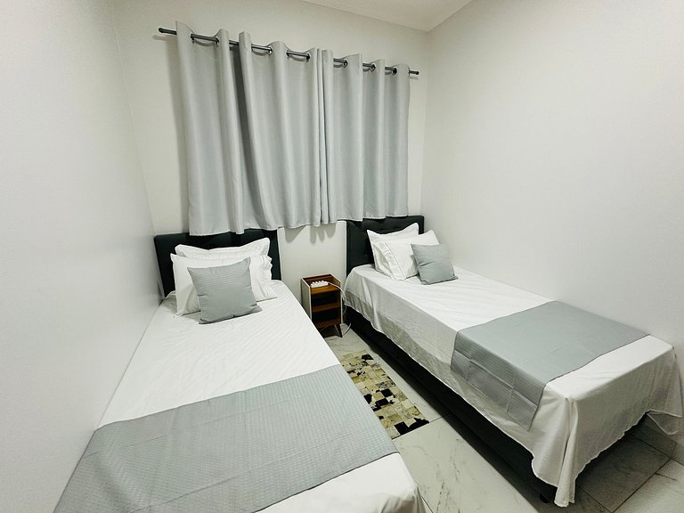 Casa c/ Suíte, Ar Cond, Área Gourmet, Bairro Nobre